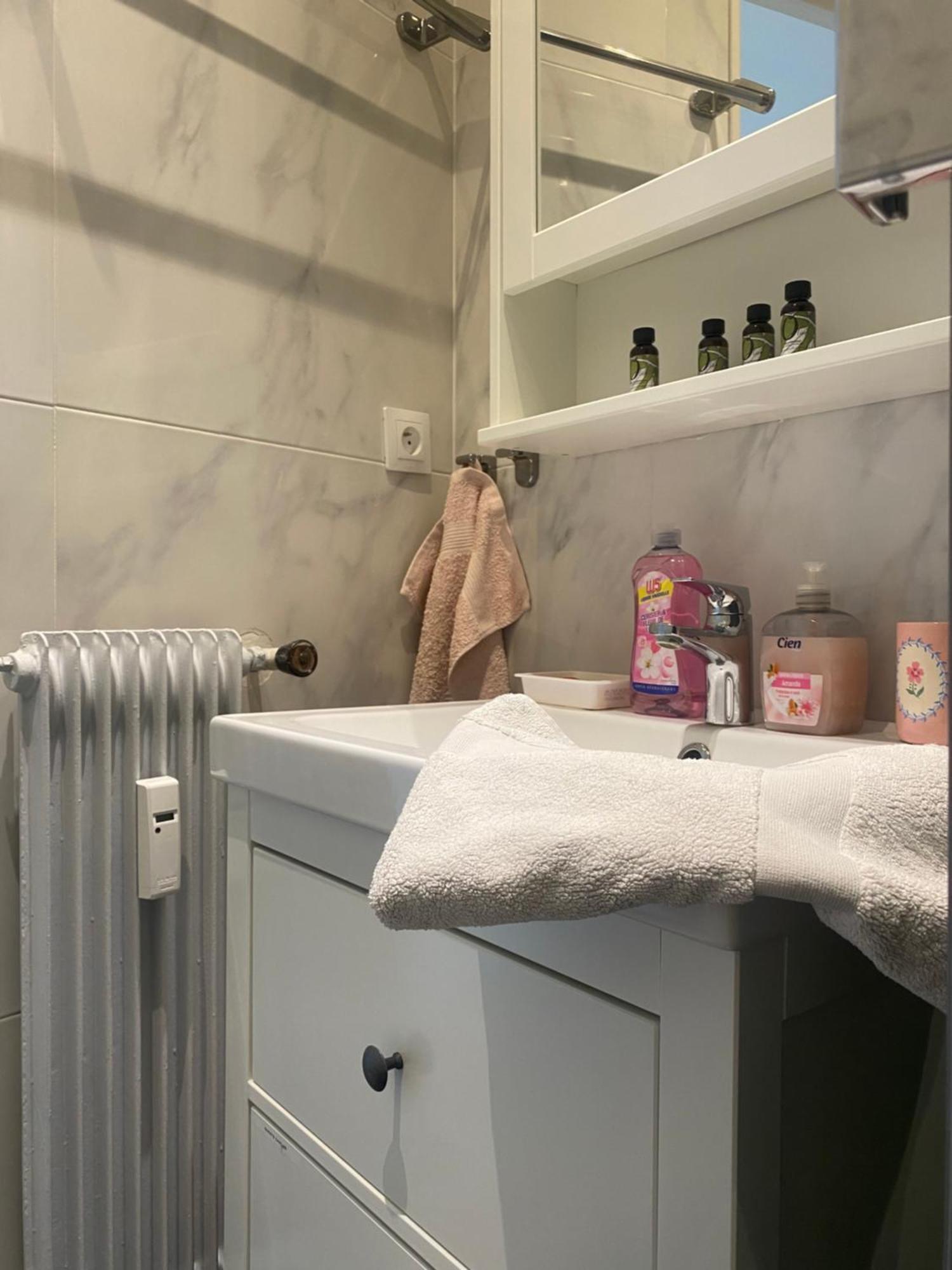 Mirela'S Private Room With Key, Ac, Lift & Balcony In The Center Of Nice On The Cote D'Azur Exterior foto